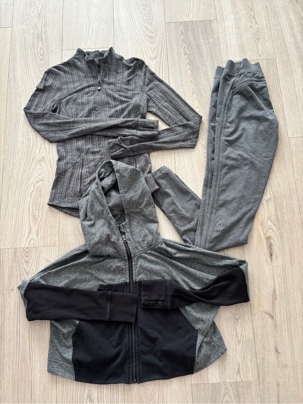 Lululemon Size 4-6 athletica Gray Active Jogger Pants & Jackets Set